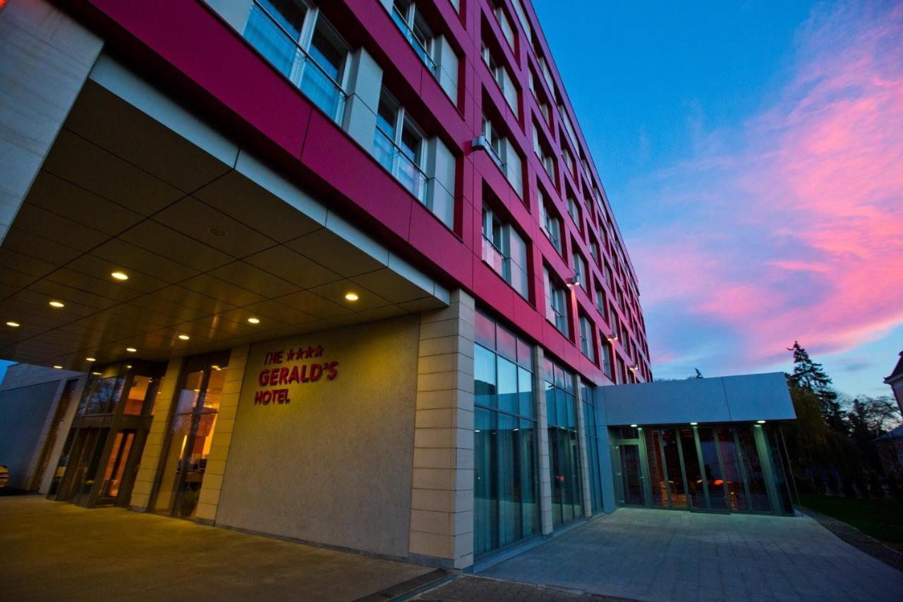 The Gerald'S Hotel Rădăuţi 外观 照片