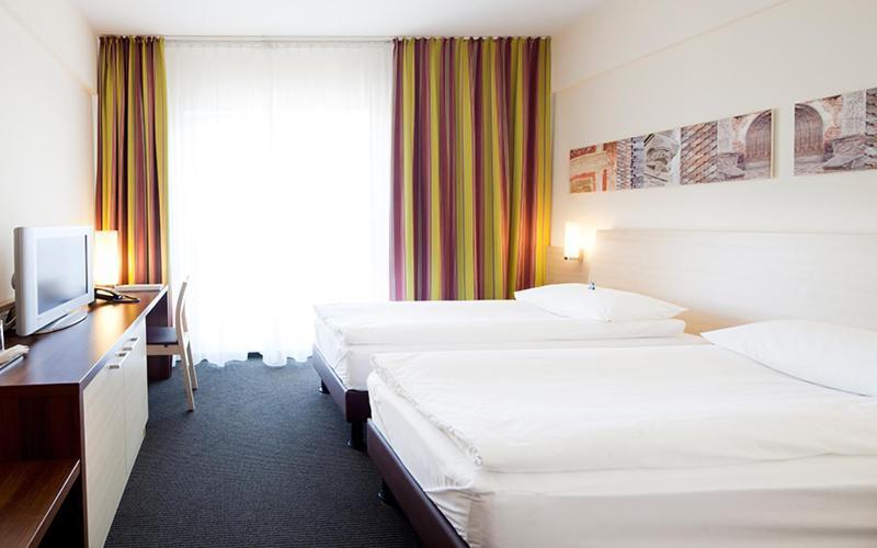 The Gerald'S Hotel Rădăuţi 外观 照片