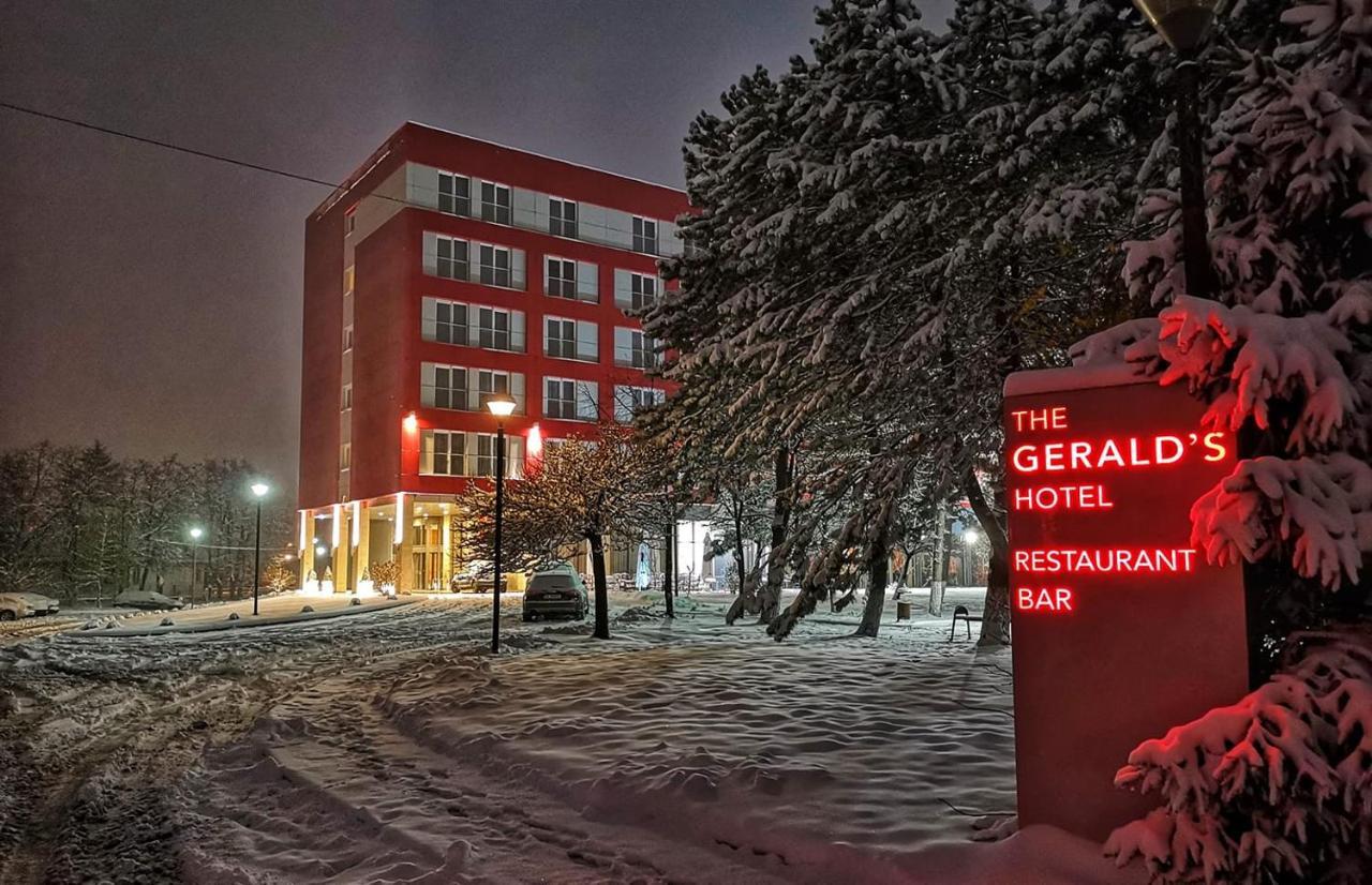 The Gerald'S Hotel Rădăuţi 外观 照片