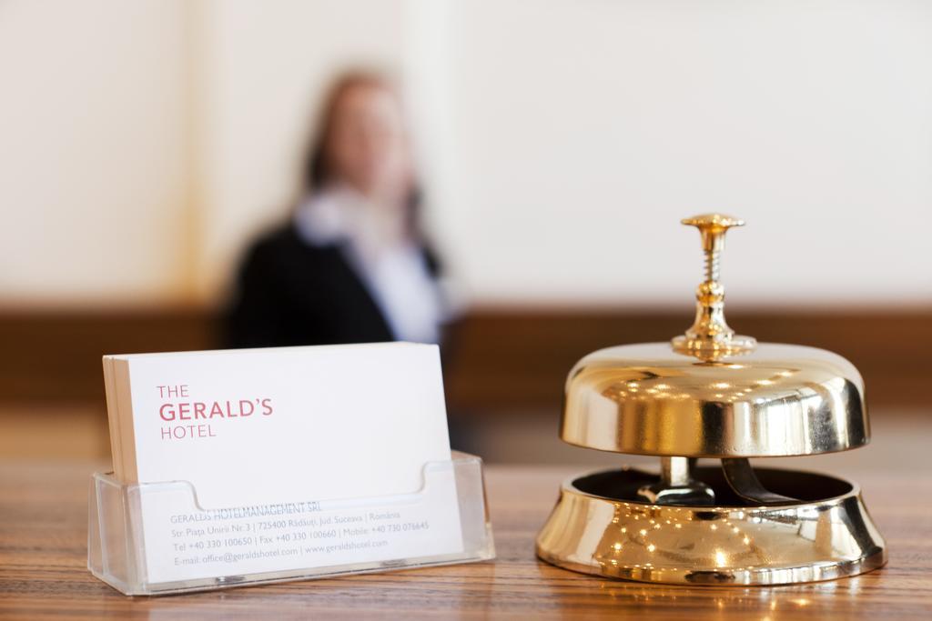 The Gerald'S Hotel Rădăuţi 外观 照片