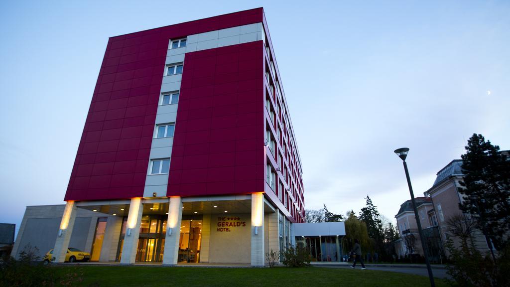 The Gerald'S Hotel Rădăuţi 外观 照片