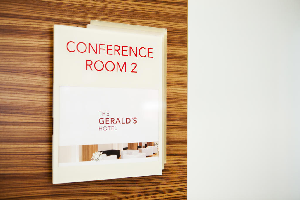 The Gerald'S Hotel Rădăuţi 外观 照片