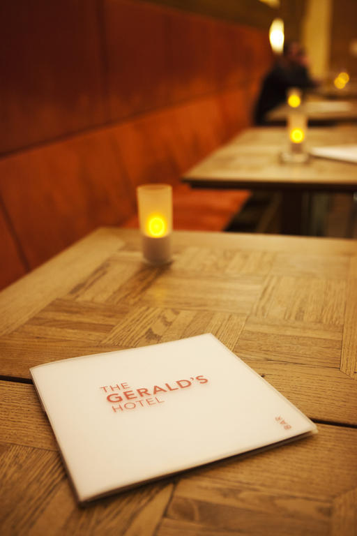 The Gerald'S Hotel Rădăuţi 外观 照片