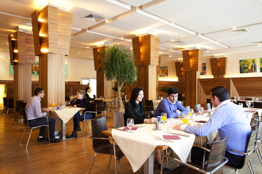 The Gerald'S Hotel Rădăuţi 外观 照片